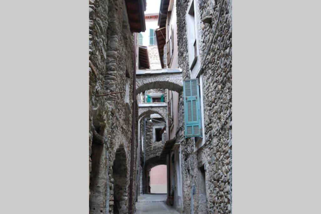 Alloggio Per Vacanze A Isolabona Buitenkant foto